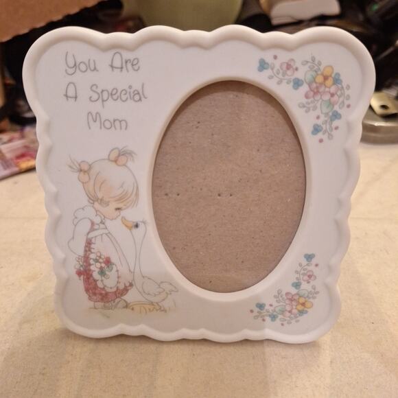 Precious Moments Picture Frame "Special Mom" hold 3" x 2" picture cute - Picture 1 of 4
